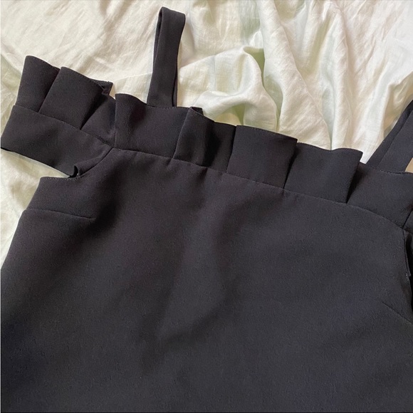 TOPSHOP Ruffle Top Size 2 - Picture 4 of 7